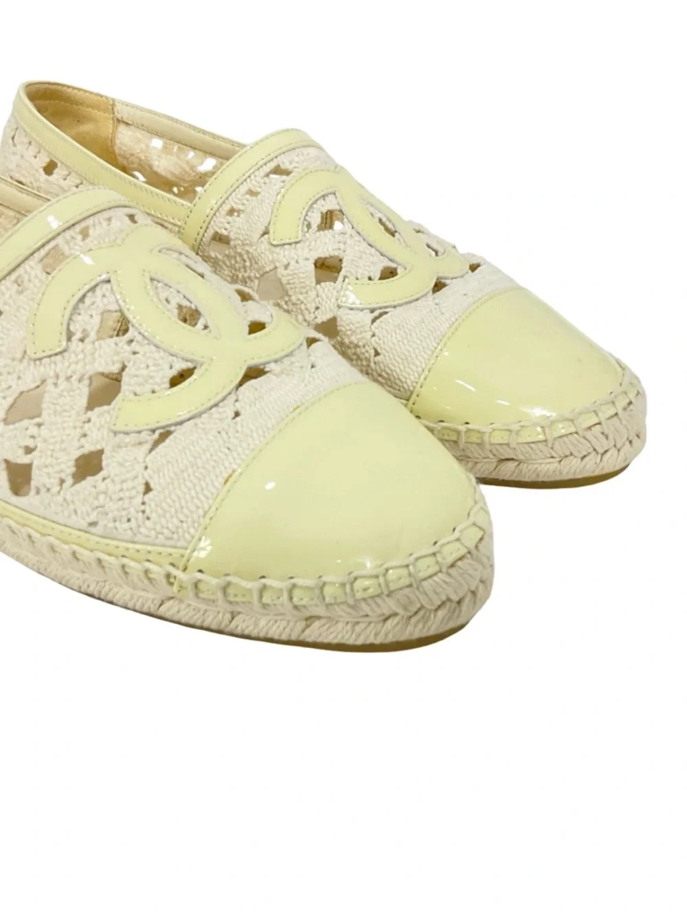 CHANEL Cream Crochet Espadrilles with Pale Yellow Patent Trim Size 40 - Picture 2 of 13